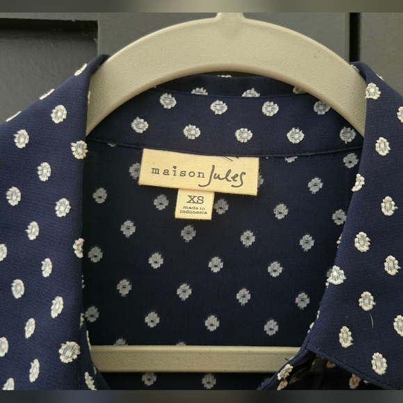 Maison Jules Navy Blue & White Collar Cap Sleeve Blouse - Picture 2 of 3